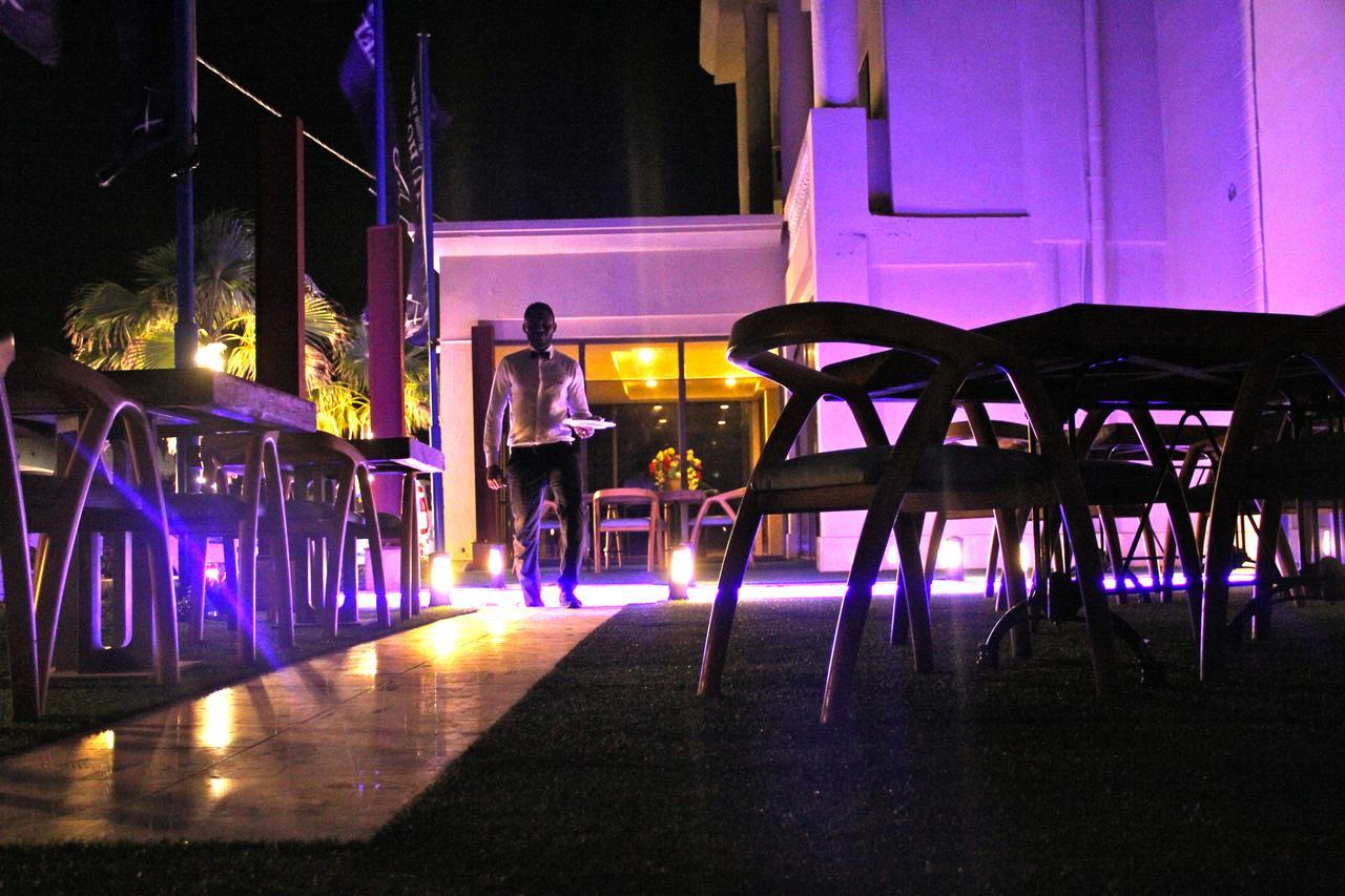 Casablu Hotel Nouakchott Exterior photo